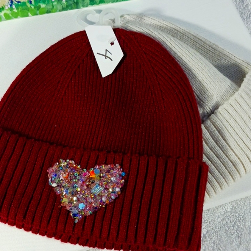 HEART BLING BENNIE .One size fits most.Burgandy deep.Shiny bling.